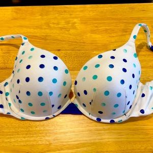 Polka dots! Cacique 42C underwire bra.